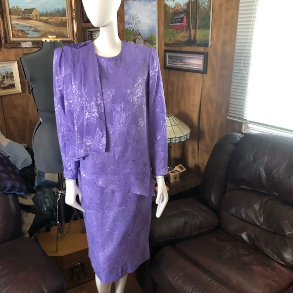 Gorgeous Vintage Dress - Picture 3 of 10